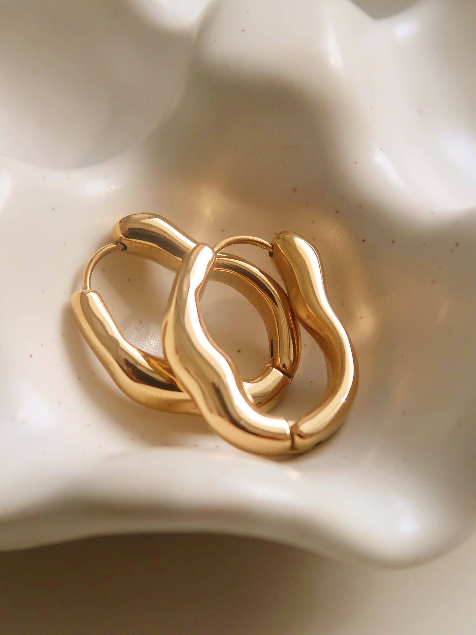 Sia Wavy Hoop