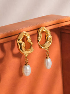Nora Pearl Earring