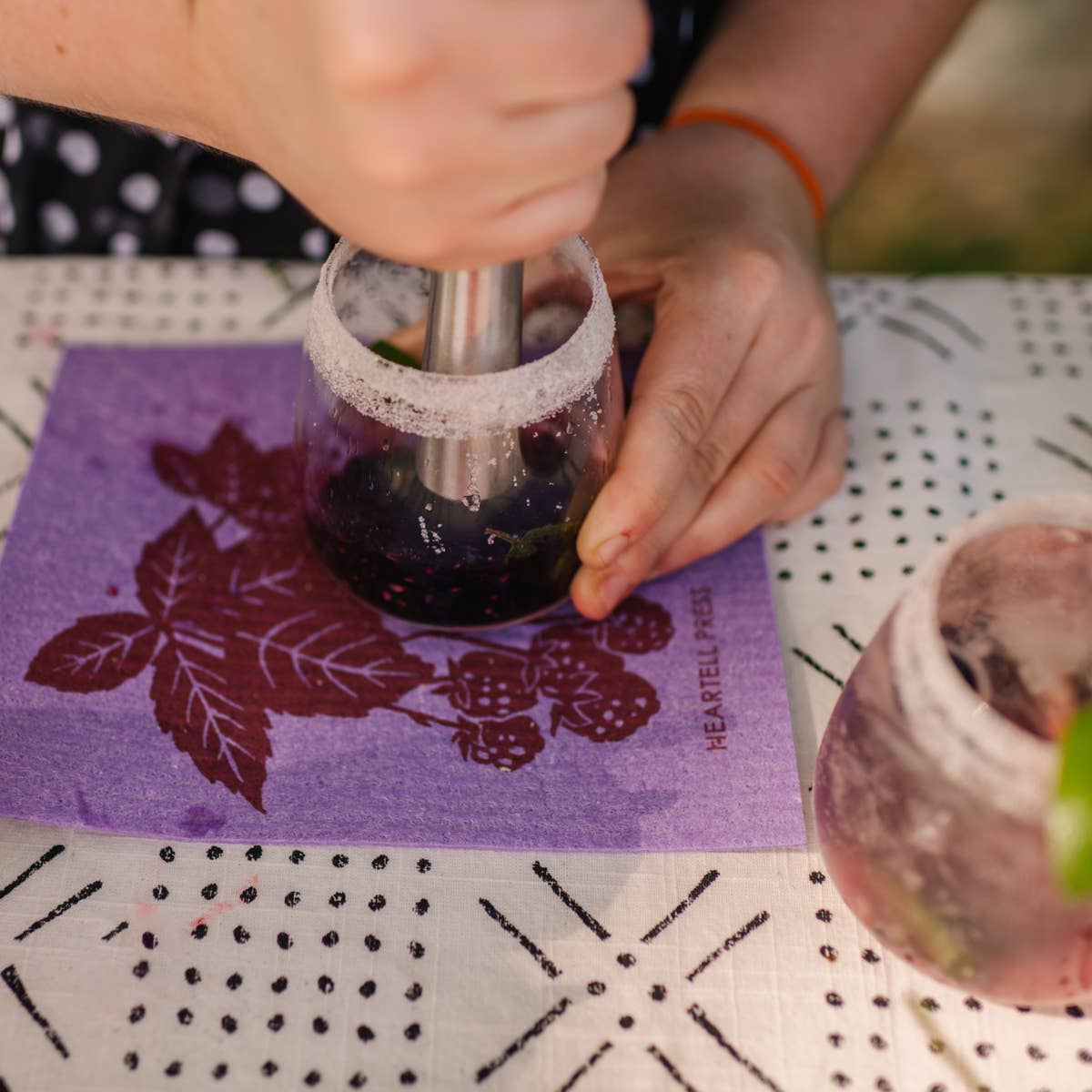 Blackberries Biodegradable Sponge from Recycled Materials