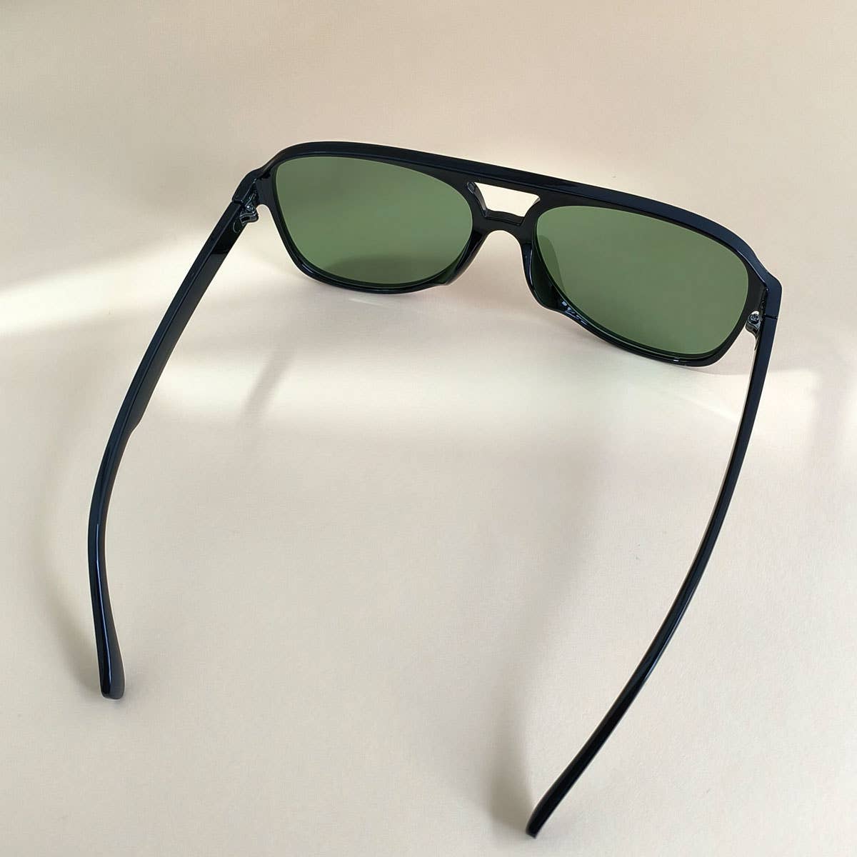 Tobie Aviator Sunglasses in Green
